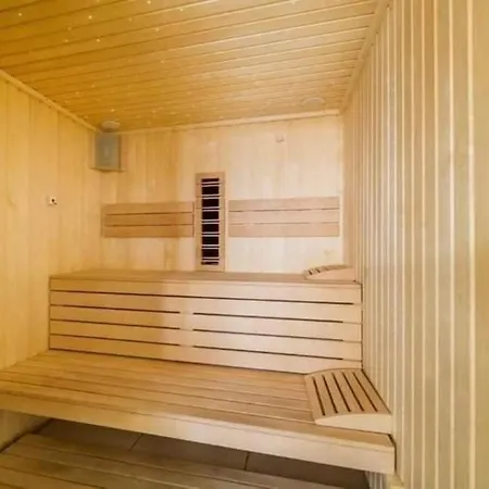 Bell Marina Premier & Heated Pool Lejlighed