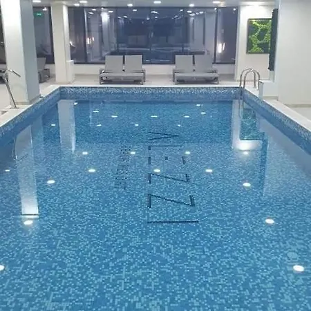 Bell Marina Premier & Heated Pool *