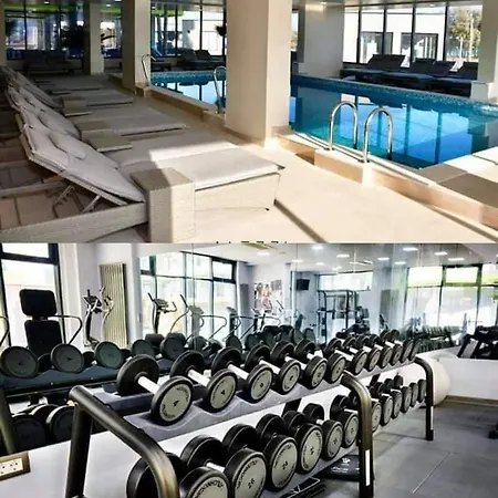 Bell Marina Premier & Heated Pool *