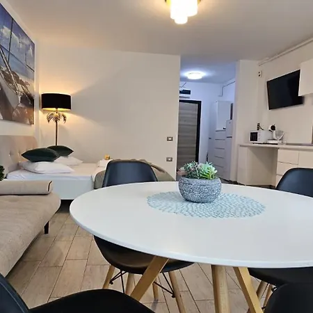 Bell Marina Premier & Heated Pool