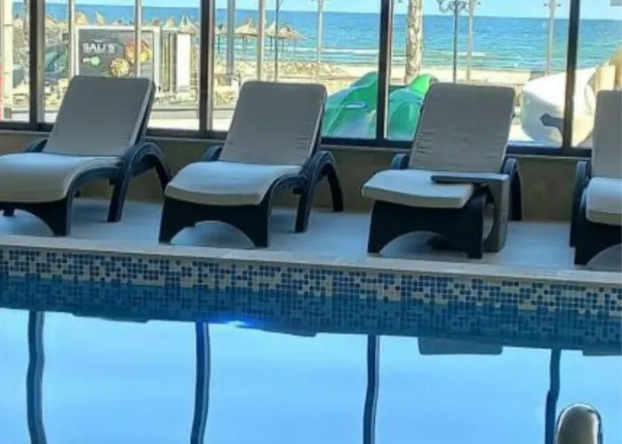 Bell Marina Premier & Heated Pool *